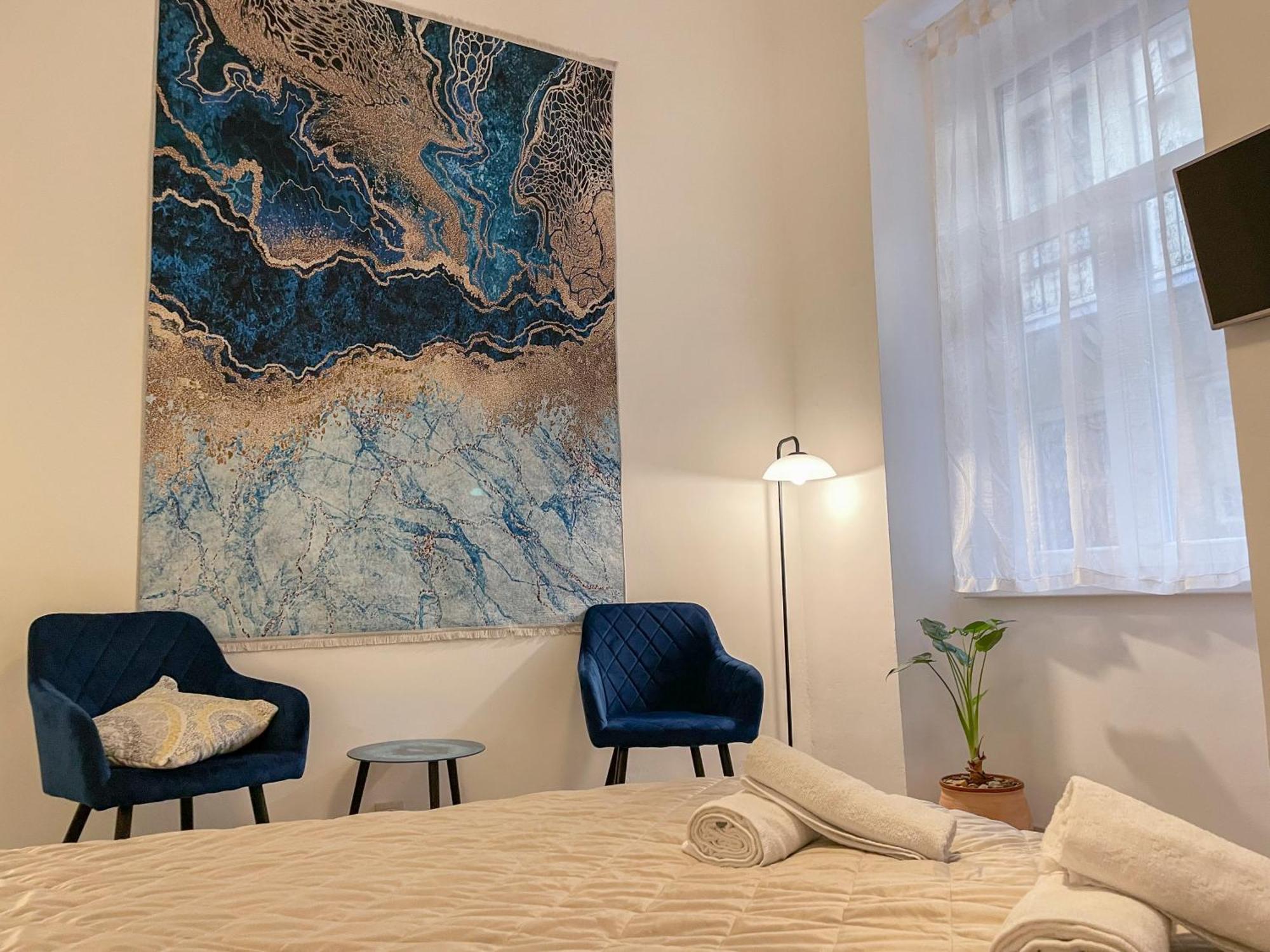 Free Parking, Downtown Apartment Near New York Cafe Budapest Exterior photo